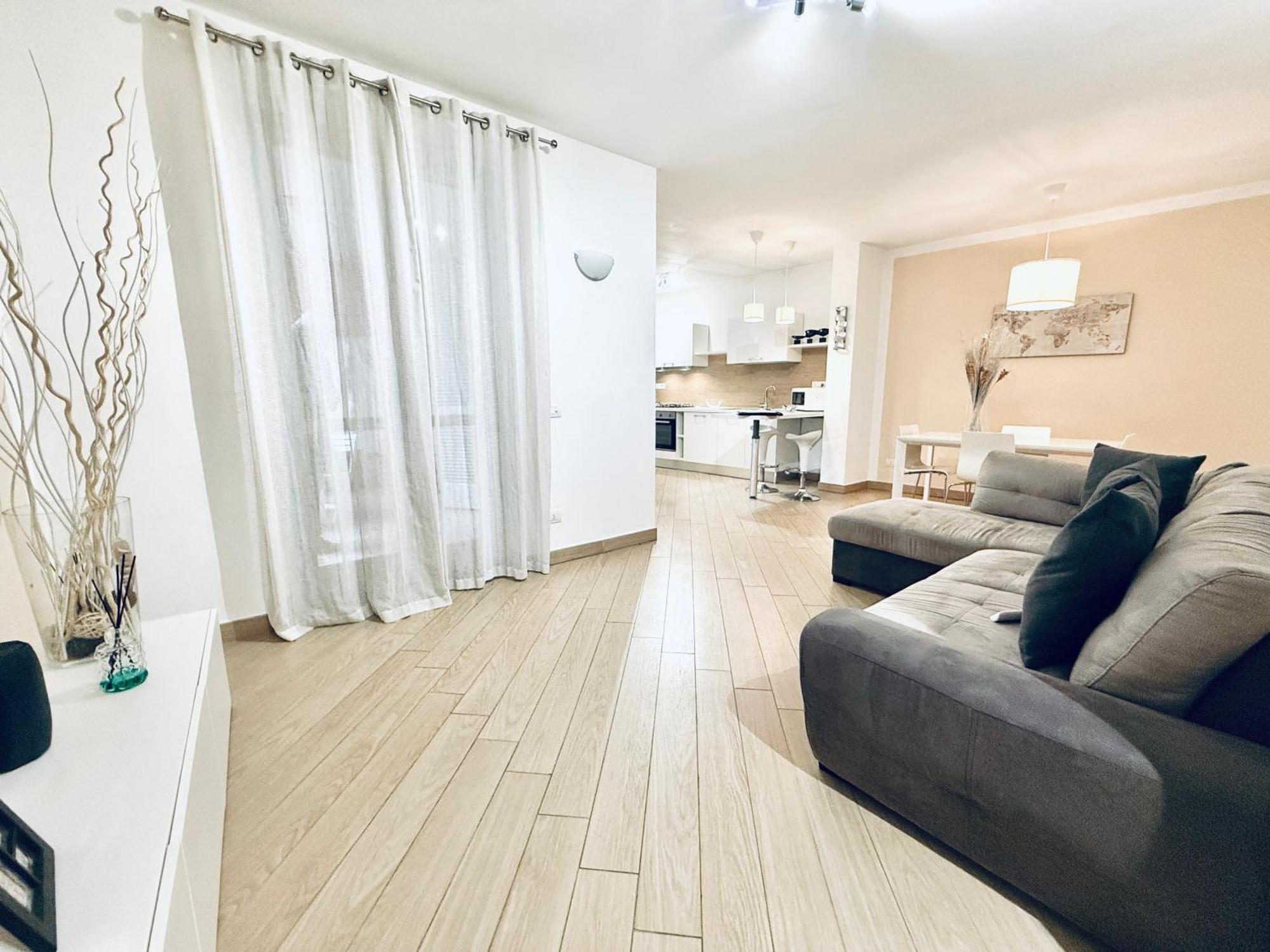 Comecasa Modern Apartment In Historical Centre 아스티 외부 사진